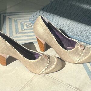 Poetic License Cream and Pink Scalloped Heels